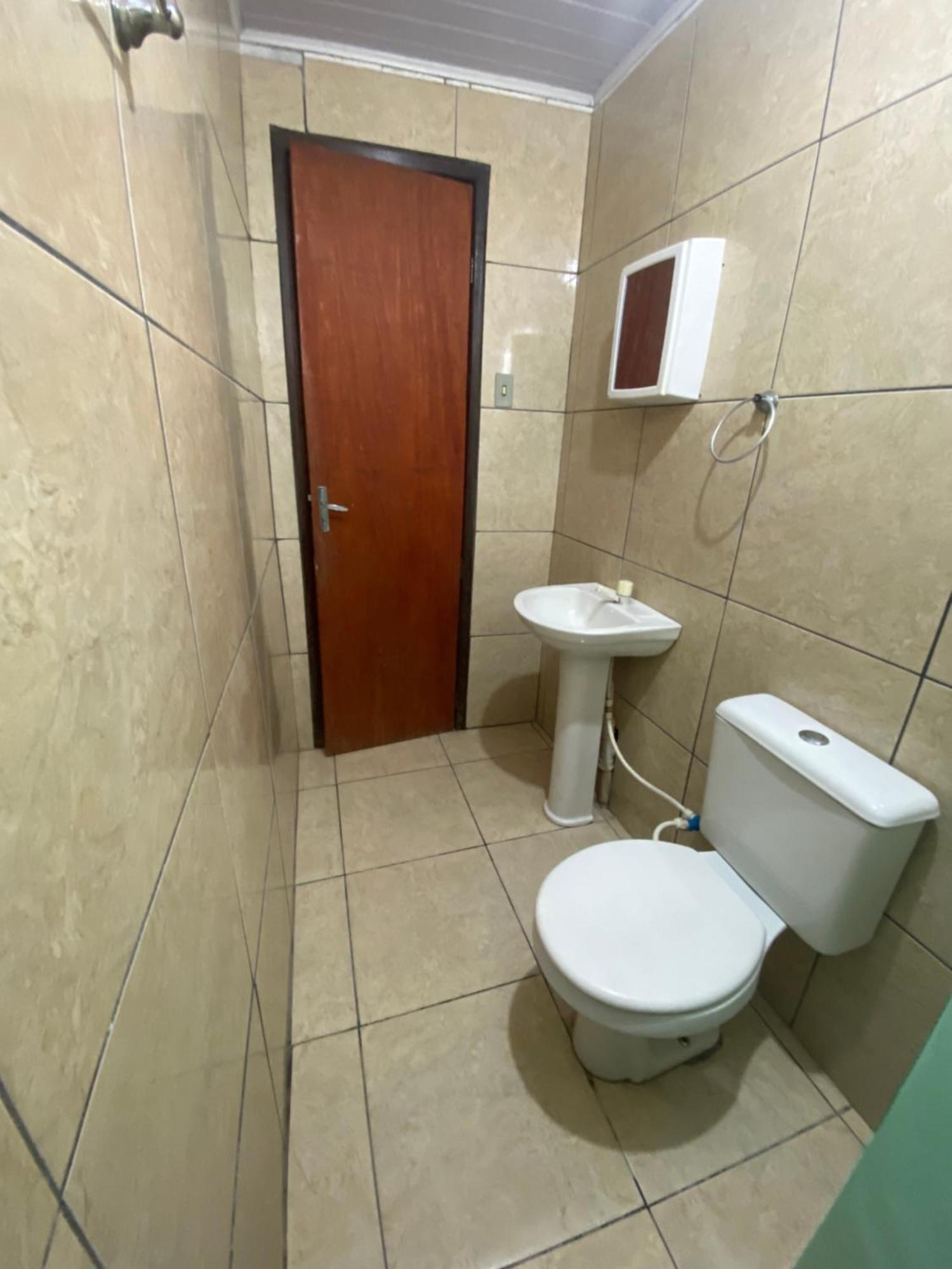 Dorm Room 5-6 People Shared Bathroom Outside Room Dublín Exterior foto