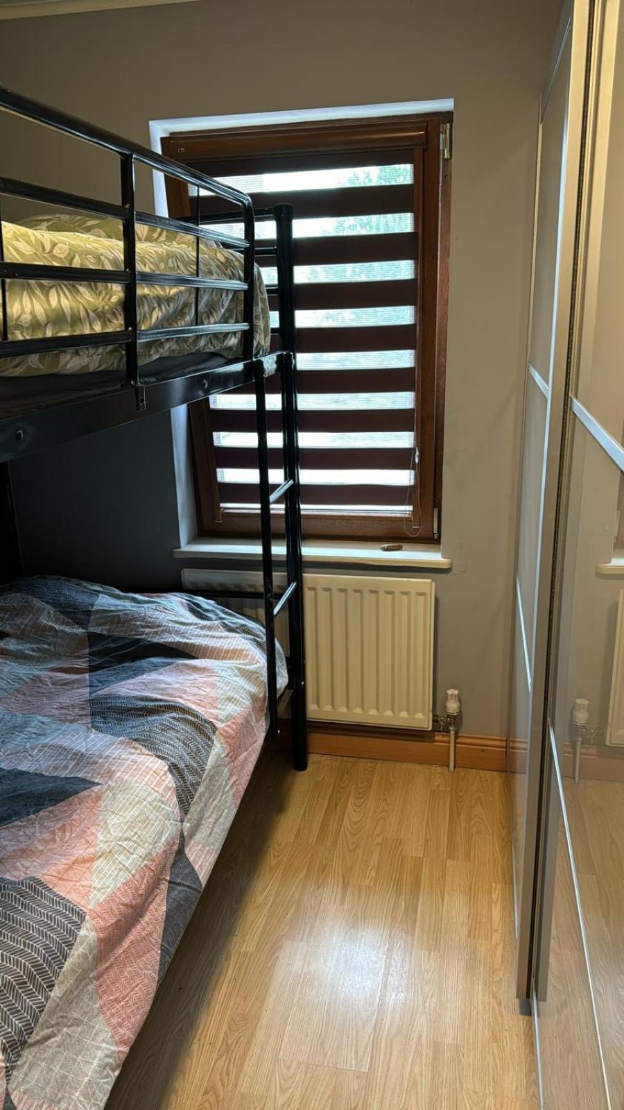 Dorm Room 5-6 People Shared Bathroom Outside Room Dublín Exterior foto